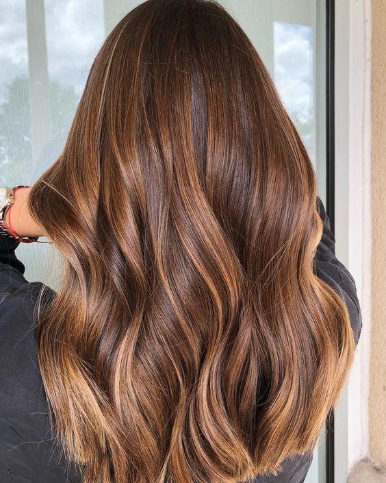 Haarverf caramel inspiratie voor warme tinten en stijlen