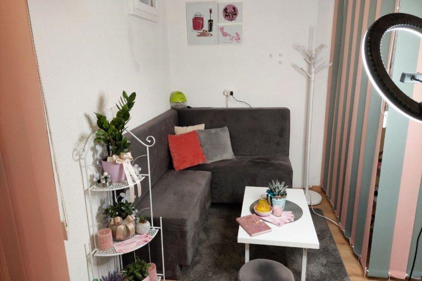 Comfortabele klantenhoek thuissalon