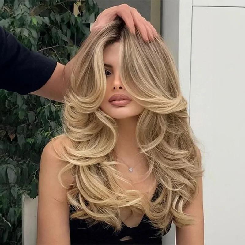 Lange butterfly cut met volumineuze lagen rond het gezicht