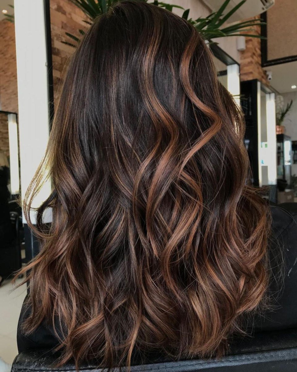 donkere karamel highlights herfsthaar
