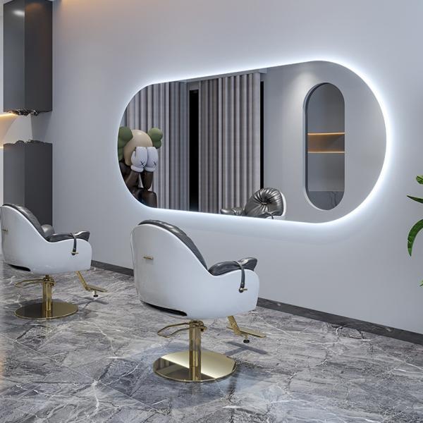 Kappersspiegel met professionele verlichting