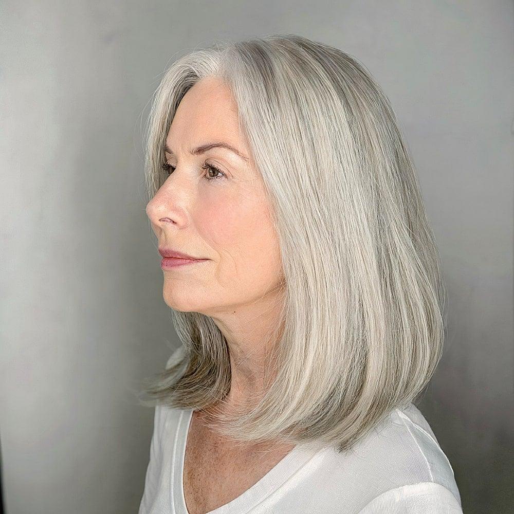 Elegante lange bob lob vrouw boven 50
