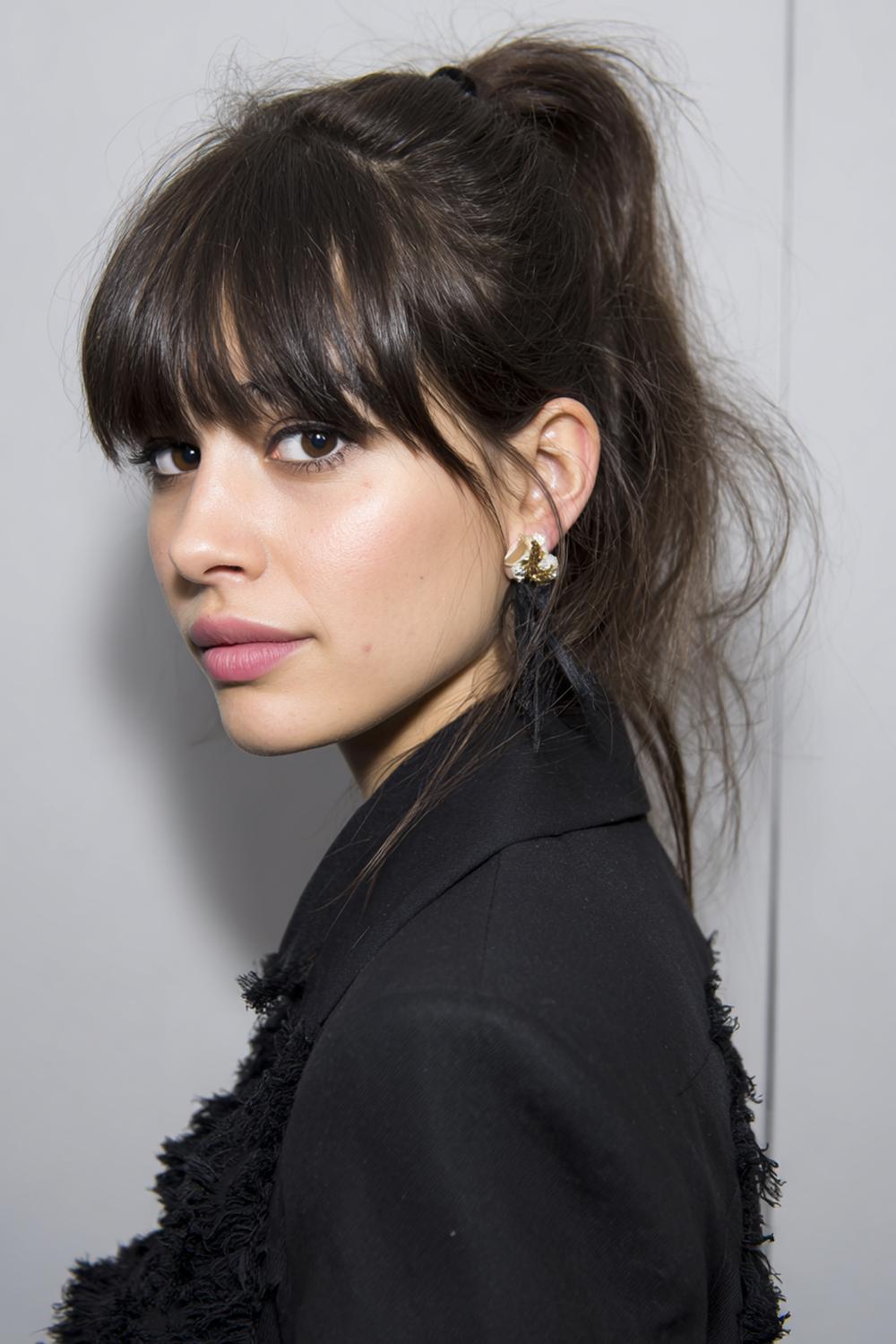 4. Haartrends Voor Lente 2026: de nonchalante micro-franje pony