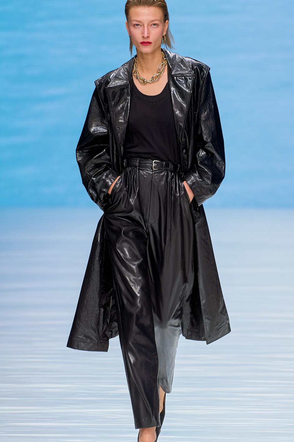 7. Haartrends Voor Lente 2026: de sculpturale wet look voor avondlicht