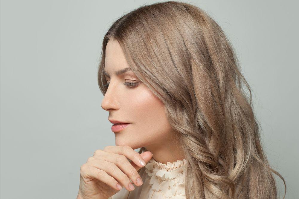 Natuurlijk aschblond haar