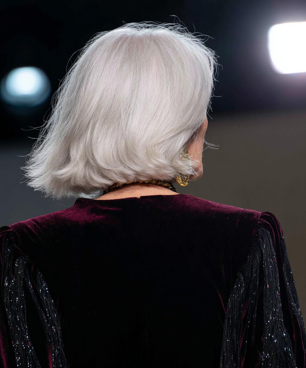 Zilver Halflang Bob Met Slag