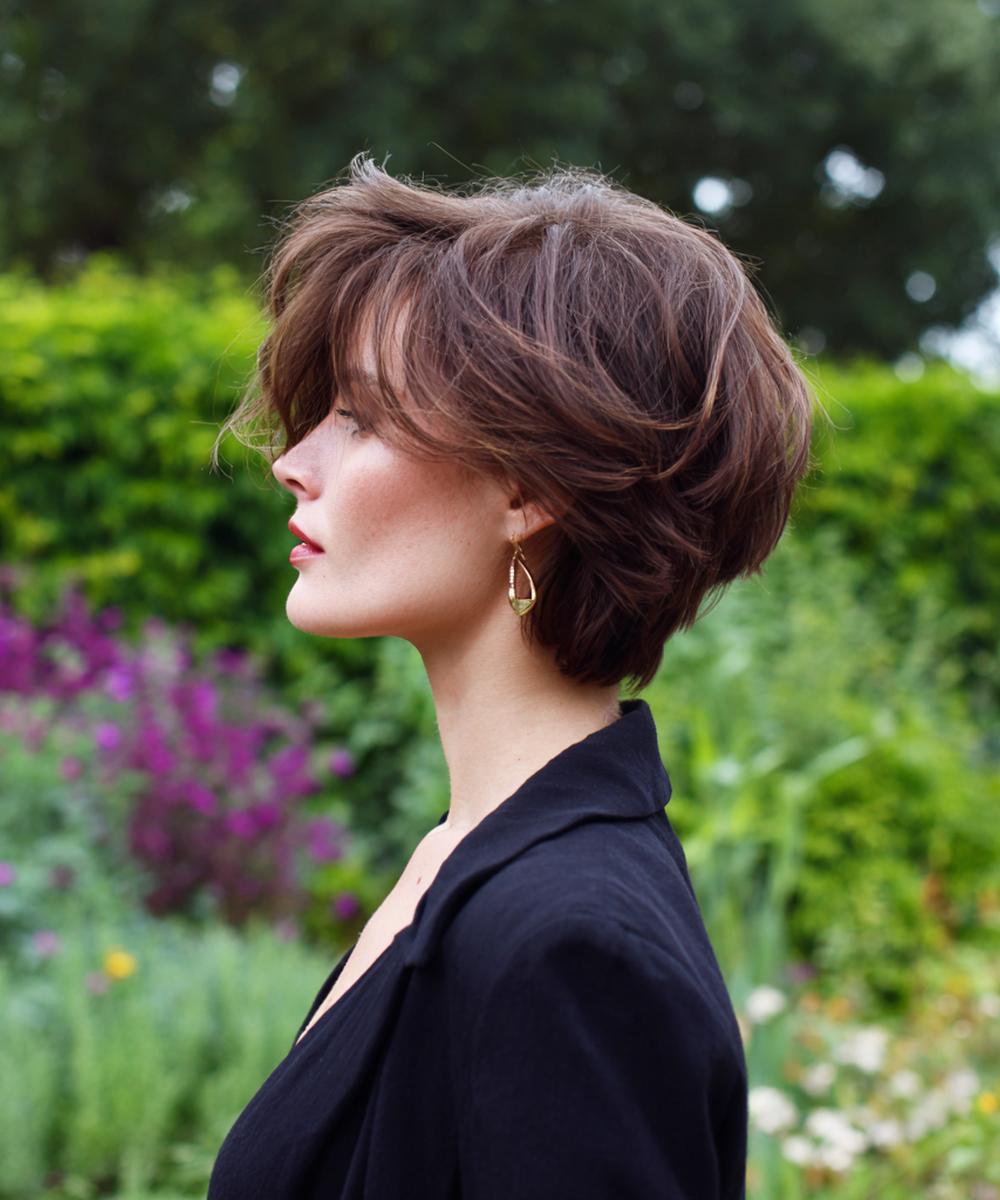 Bruin Gelaagde Bob Met Volume