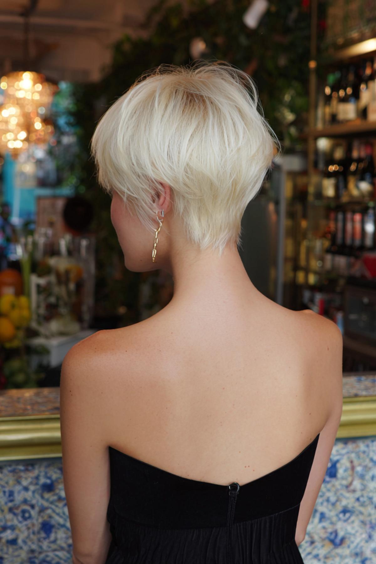 Platinablond Pixie Met Volume