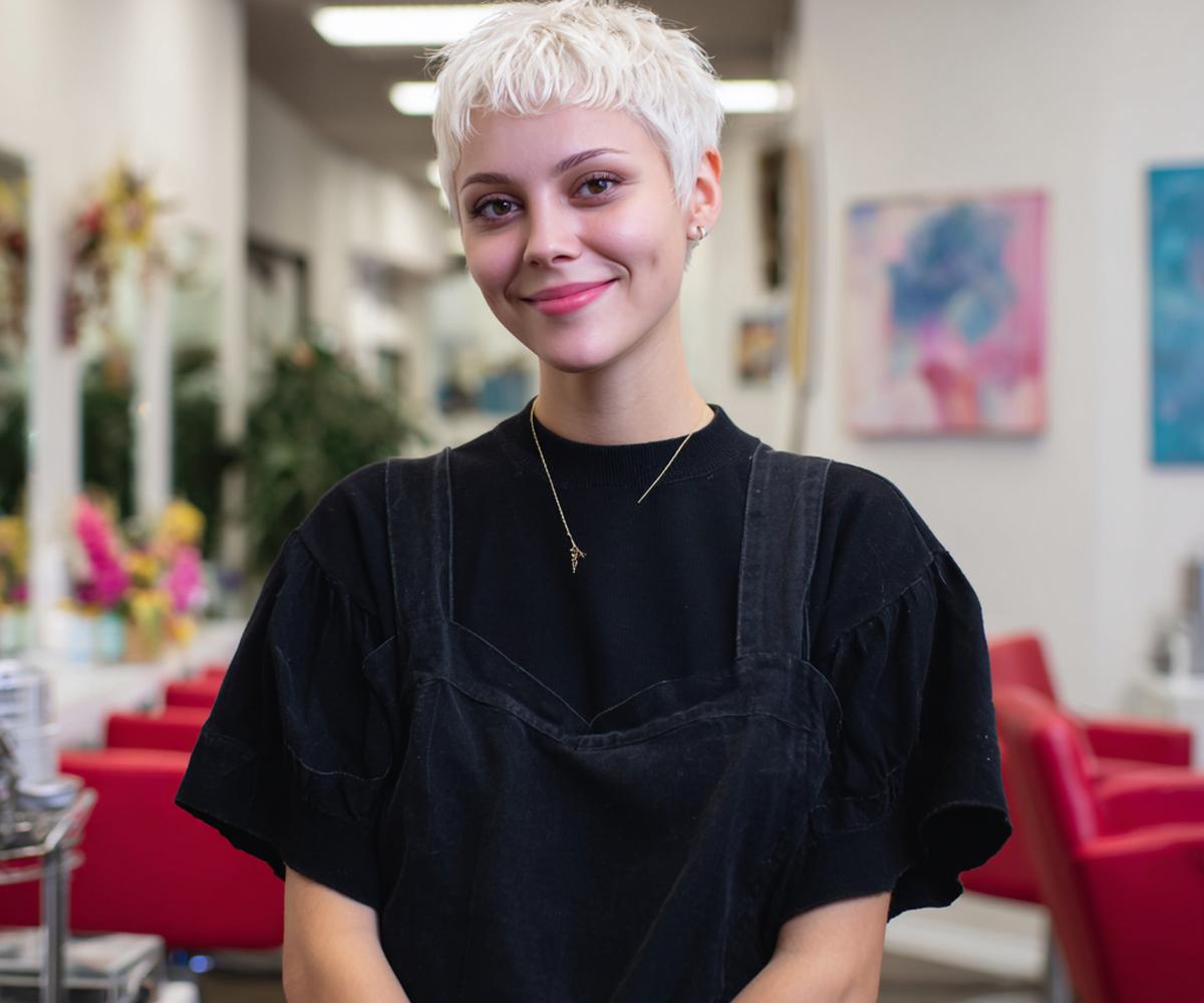 Witblonde Korte Getextureerde Pixie