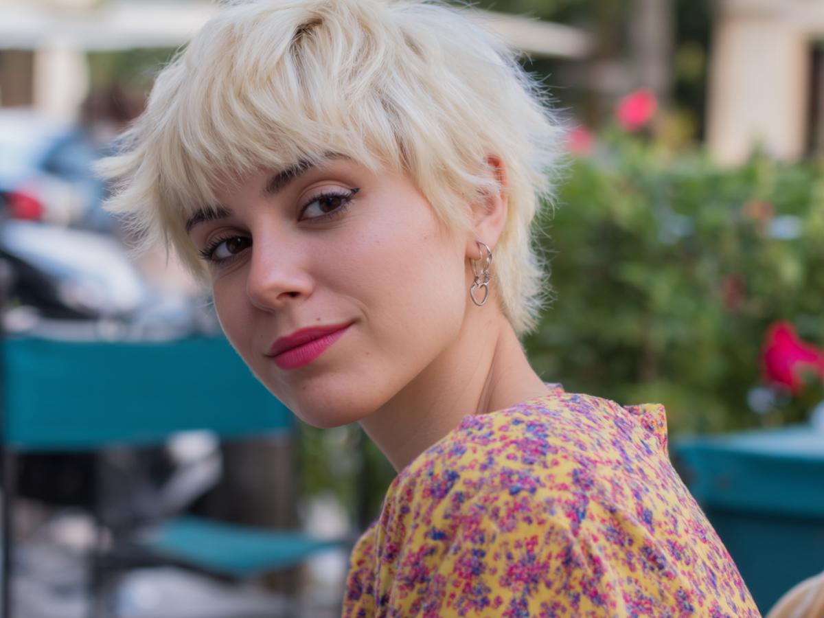 Platina Blonde Gelaagde Pixie