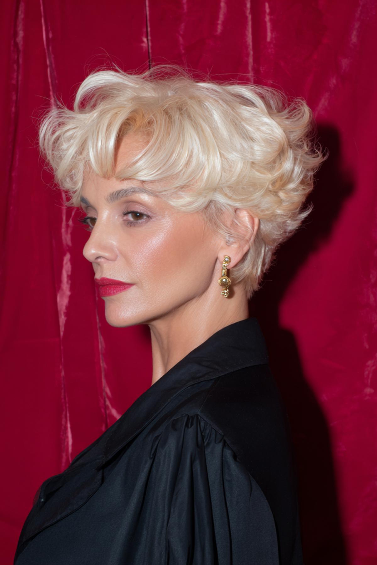 Korte Blonde Krullen Bob