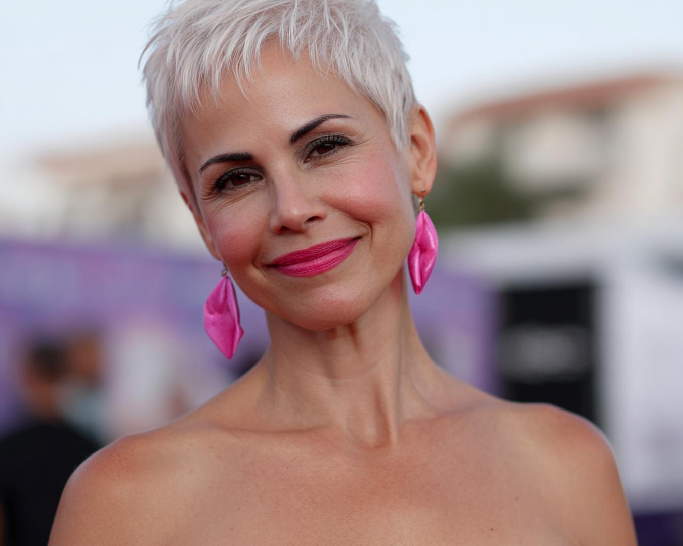 Witblonde Korte Pixie Met Textuur