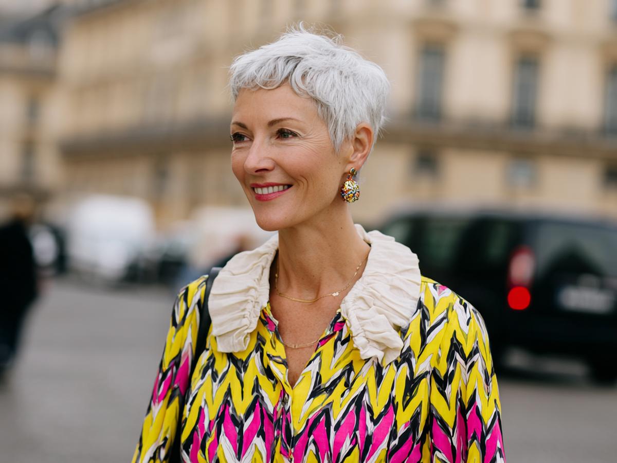 Zilvergrijze Pixie Met Pony