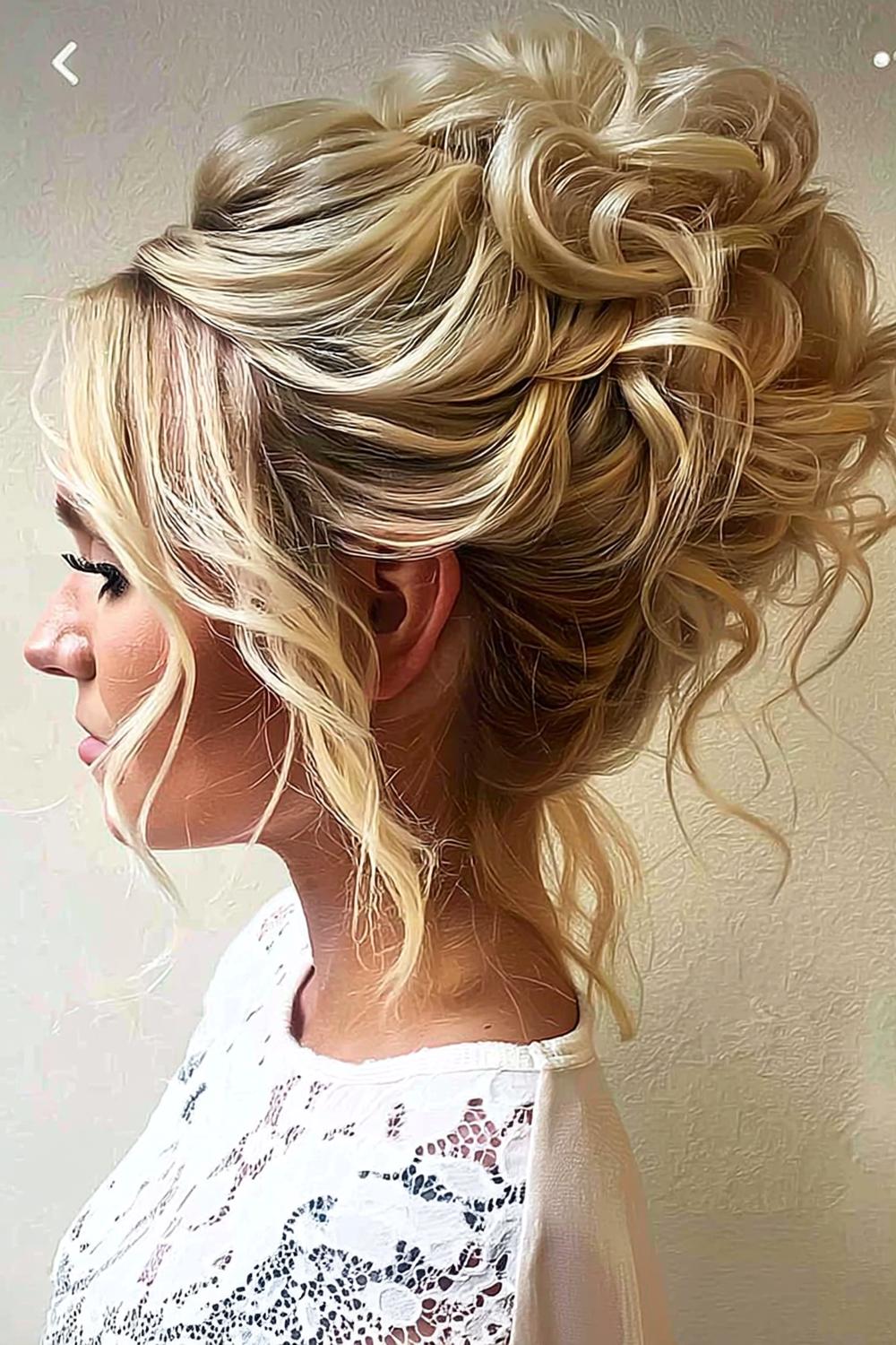 Romantische Halflange Updo