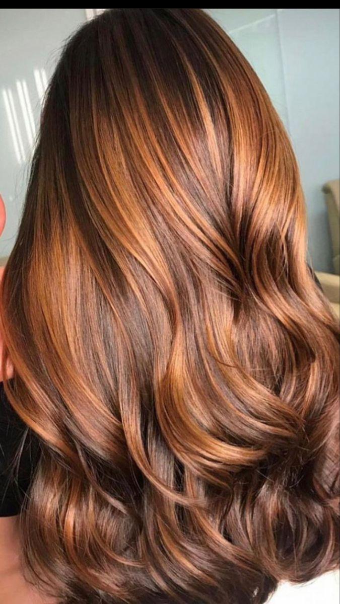 Koper haar caramelaccenten