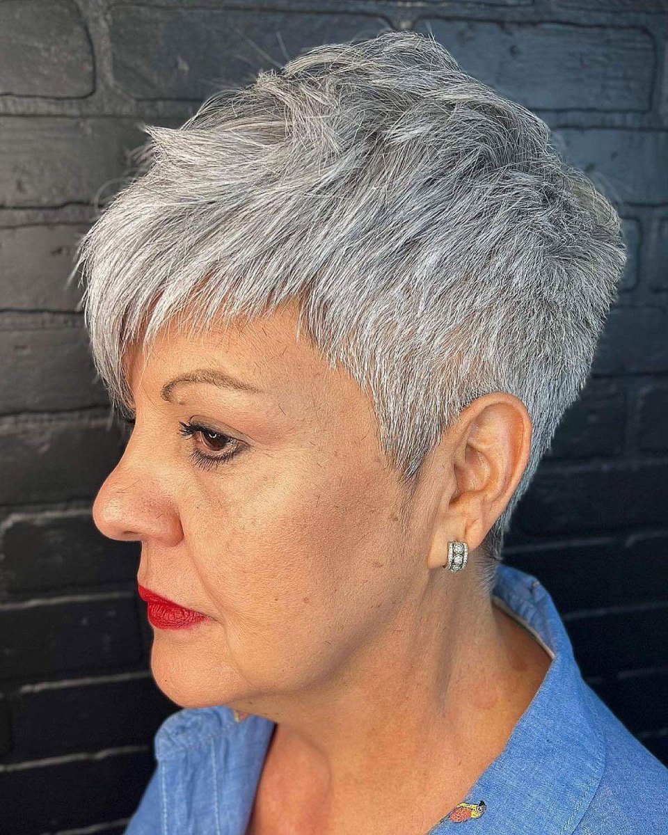 Korte frisuren vrouwen boven 60 met stijl