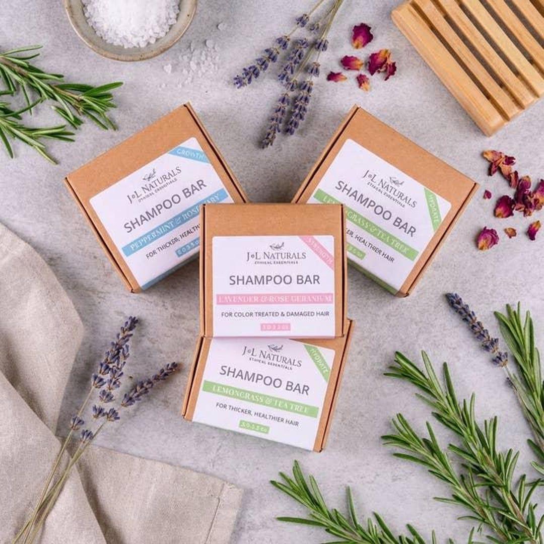 Natuurlijke shampoo met plantenextracten