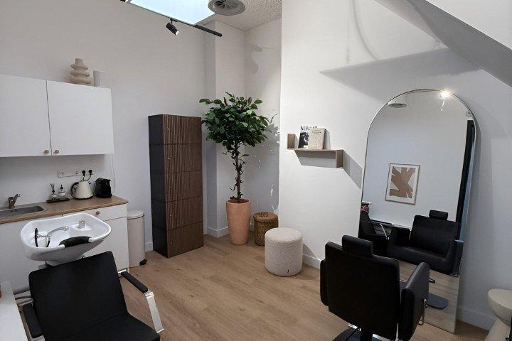 Vernieuwde kleine thuiskapsalon
