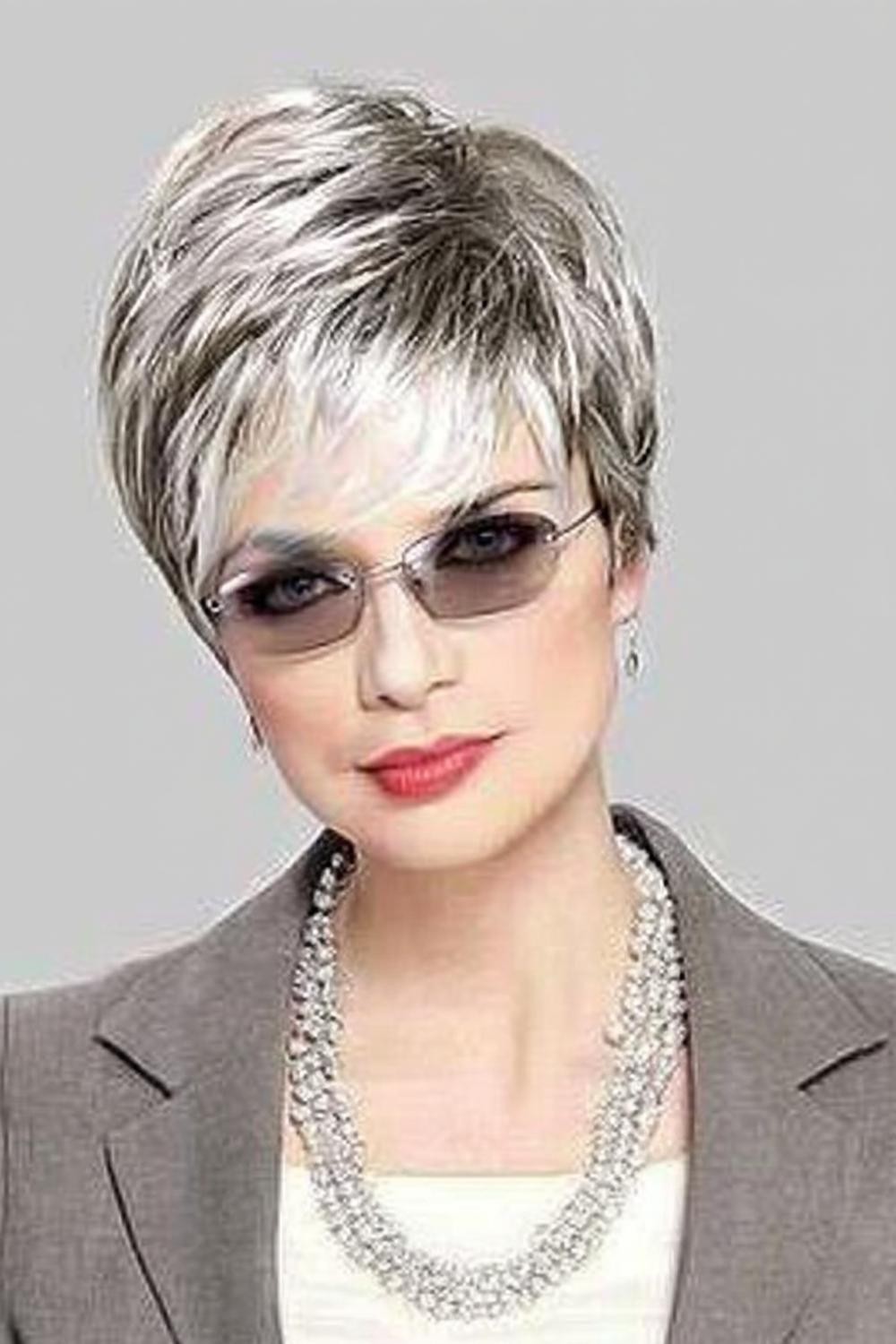 Bril-vriendelijke gelaagde coupe