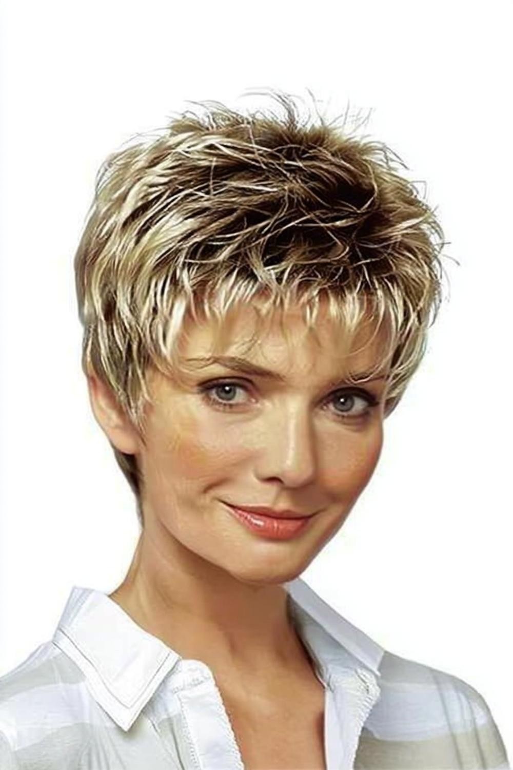 Klassieke blonde pixie