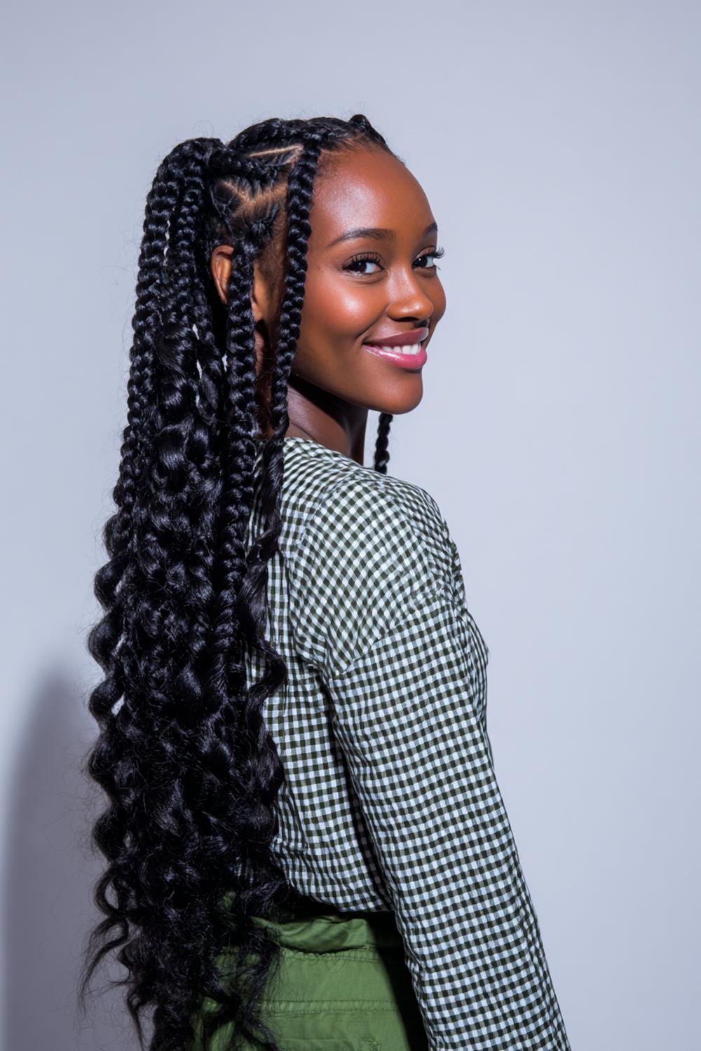 20. Populaire Kapsels 2026: Half-Op Kapsel met Strikaccent en Zachte Golven