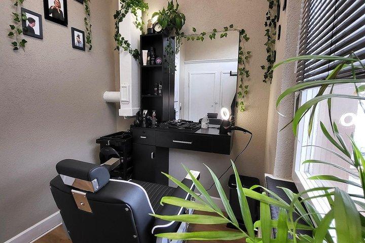 Gezellige kapsalon decoratie