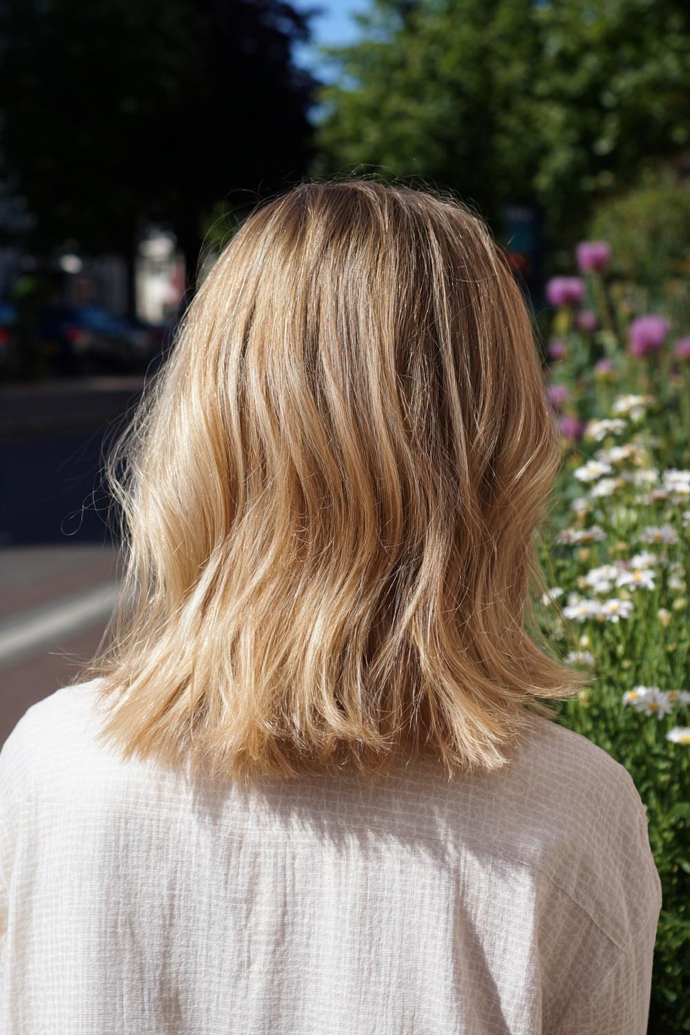 4. Tijdloze lob met sleutelbeenlengte en natuurlijke beachy textuur
