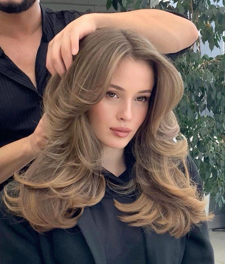 Volumineuze blow out herfststijl